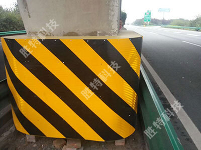 為陜西西渭(西瞳)高速安裝的高速公路橋墩防撞設(shè)施